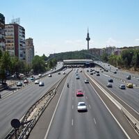 Se acabó aparcar gratis en estos cinco barrios de Madrid: cómo pagar menos y sin límite de tiempo en la zona SER