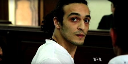 Mahmoud Abou Zeid sigue preso y podría ser condenado a muerte por fotografiar la masacre de Rabaa al-Adawiya hace tres años