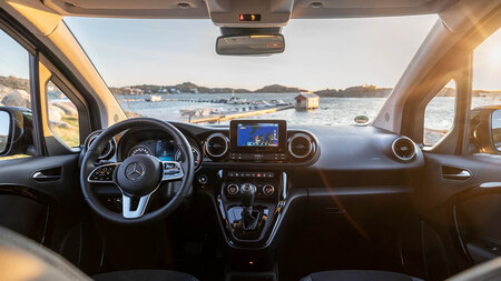 Mercedes Eqt interior