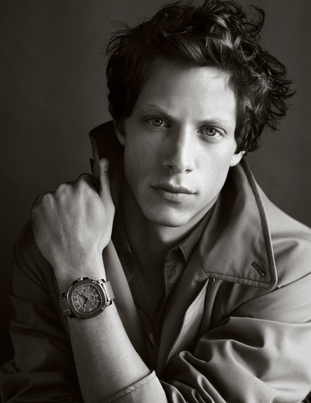 Burberry presenta 'The Britain', los relojes inspirados en el mítico trench