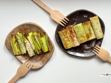 Puerros al horno, receta para una cena fácil, económica y saludable