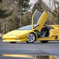 Aquellos locos años 90: 8 de los superdeportivos herederos del Lamborghini Countach que marcaron una época