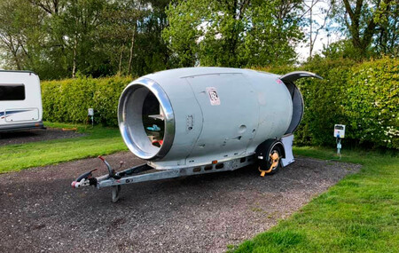 Rolls-Royce camper, o el motor de avión que se convirtió en caravana tras seis años y 1.000 horas de trabajo