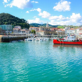 La preciosa villa marinera de Euskadi que parece mágica: sus playas aparecen y desaparecen según la hora del día