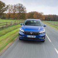 Los coches más vendidos de 2021: el Dacia Sandero vuelve a la primera posición y el SEAT León adelanta al SEAT Arona