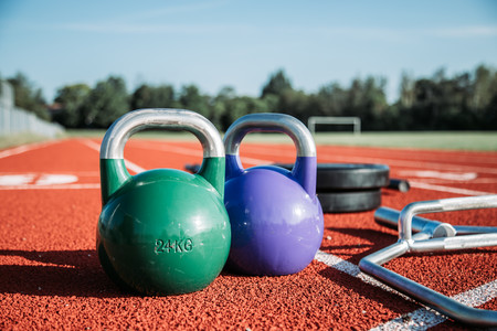Esto es lo que tienes que tener en cuenta si vas a comprar unas kettlebells o pesas rusas