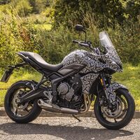 ¡Impresionante! La nueva Triumph Tiger Sport 660 se deja ver en este vídeo y ya tiene fecha de presentación 