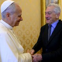 El papa nos ha salido cinéfilo. León XIV anuncia sus 4 películas favoritas y reunirá a una legión de grandes estrellas en el Vaticano