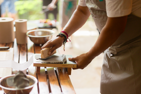 Aprende a hacer tortillas desde cero en el nuevo taller que enaltece al maíz en este hotel de México y que no querrás perderte