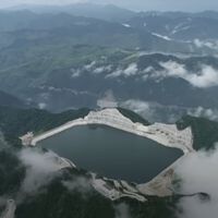 Onde você vê uma montanha, a China vê uma pilha: está construindo uma mega usina hidrelétrica de 2.100 MW no Tibete 