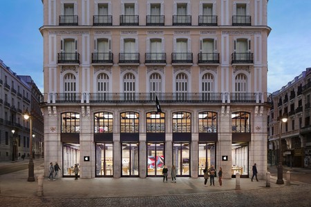 Apple volverá a cerrar la Apple Store de Puerta del Sol y otras tres más desde este próximo lunes