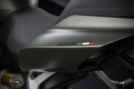 Ducati Streetfighter V2 Storm Green022