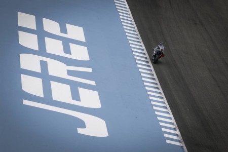 Jorge Lorenzo empieza mandando en Jerez los dos libres del viernes