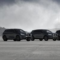 Lincoln se une a la tendencia y viste su gama SUV con tonos monocromáticos