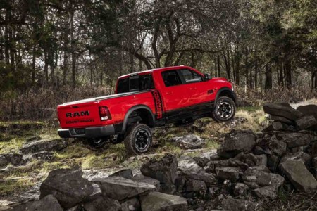 Ram Power Wagon 2017, corazón HEMI, espíritu de aventura