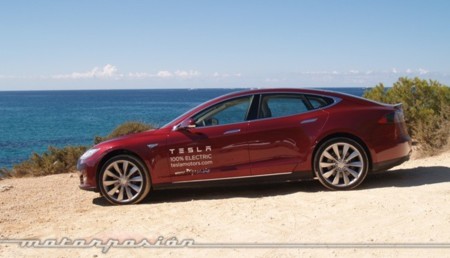 California se plantea eliminar las ayudas para coches híbridos y eléctricos a los 'millonarios'