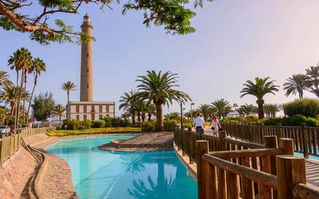 Viajes Escapadas Destinos Espana Playa Famosos Isabel Pantoja Vacaciones Verano Tranquilidad