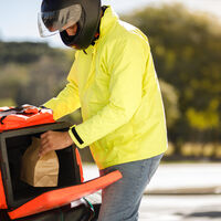 A guerra dos deliveries: rivalidade entre iFood, 99Food e Keeta vai parar na Justiça e o motivo é menos óbvio do que parece