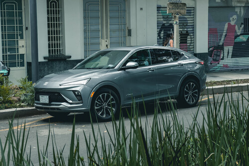Buick Envista 2024, a prueba: un crossover coupé que roba miradas