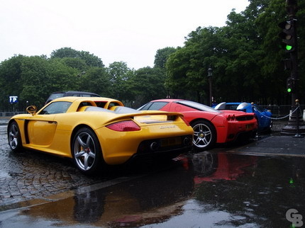 Parchís en París: Porsche Carrera GT, Bugatti Veyron y Ferrari Enzo