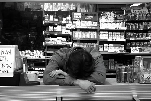 Se gastó 27.575 dólares que no tenía en una peli que nadie fue a ver la primera vez. Su director no se rindió y Clerks es hoy un éxito de culto inolvidable