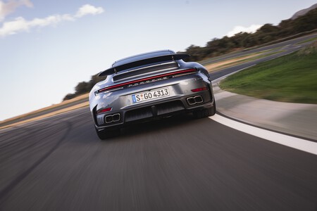 Porsche 911 Turbo S 2025 006