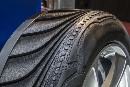 Goodyear Triple Tube, un neumático adaptativo a los cambios del terreno