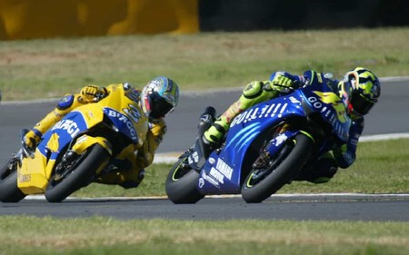 Rossi Biaggi Sudafrica Motogp 2004