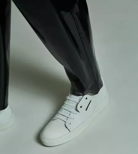 Más sneakers en el barrio de los modernos: Adrian Smiley de Acne Studios