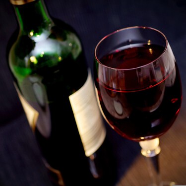 Acompañamos el aperitivo del fin de semana con este vino por menos de 12 euros y con 93 puntos en la lista Parker