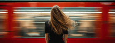 Ni puntualidad ni trenes: lo que falta al transporte público para convencer al 77,6% de los españoles es la lógica de Netflix