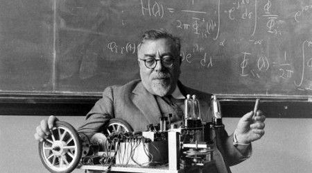 Norbert Wiener, el "chico más brillante del mundo" que pensó que una máquina y un cerebro eran lo mismo
