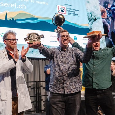 El mejor queso del mundo es un Gruyère suizo de 18 meses hecho con leche cruda de “vacas felices de montaña”