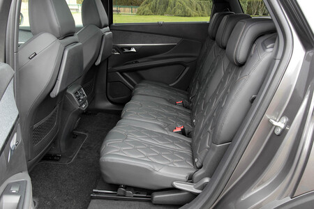 Peugeot 5008 2017 interior