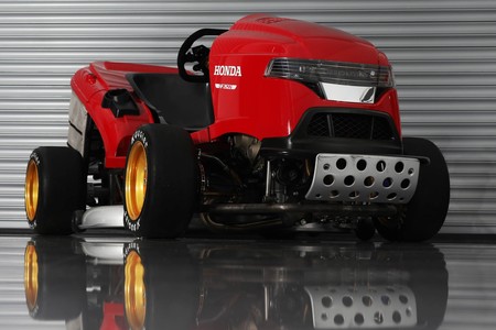 La Honda Mean Mower V2 utiliza el motor de la CBR1000RR Fireblade SP y deberá poder llegar a los 240 km/h