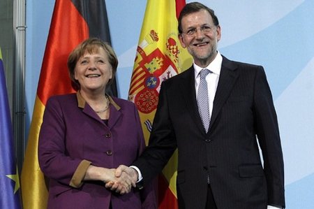 Rajoy no desvela si ha pedido relajar el límite del déficit a Merkel