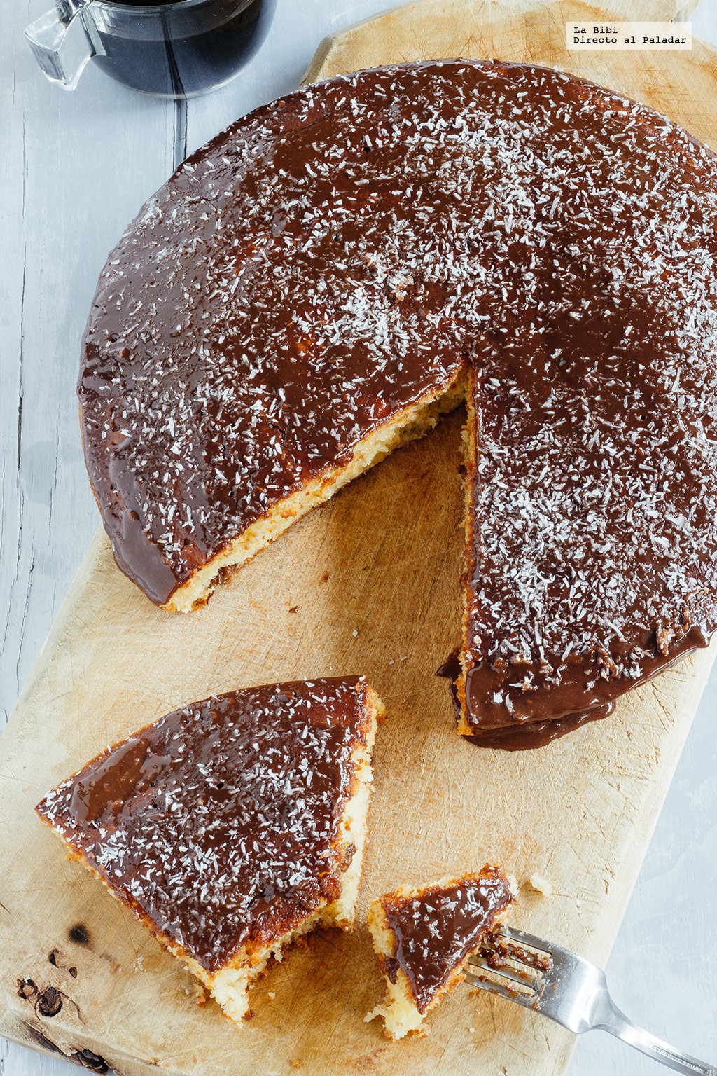 Pastel con uvas pasas al ron y chocolate. Receta