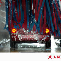 Después de media vida evitando lavar el coche en túnel de lavado automático, un experto me ha dado la razón: los rodillos dañan la pintura