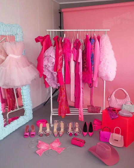 Siete compras clave para transformar cualquier habitación de casa en un vestidor al nivel de Carrie Bradshaw sin reformas