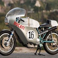 Hace más de 50 años Ducati se salvó de la bancarrota gracias a una moto hecha a retales. Ahora se vende por un dineral 