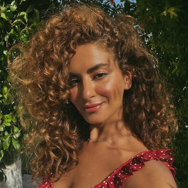 La mascarilla capilar para pelo rizado de Lidl triunfa entre las chicas curly porque el rizo se marca en su máxima potencia