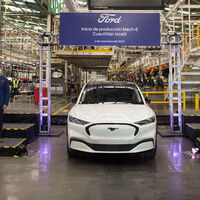 El primer auto eléctrico fabricado en México es el Ford Mustang Mach-E, que inicia producción en Cuautitlán