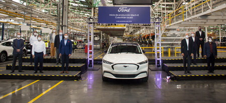 El primer auto eléctrico fabricado en México es el Ford Mustang Mach-E, que inicia producción en Cuautitlán