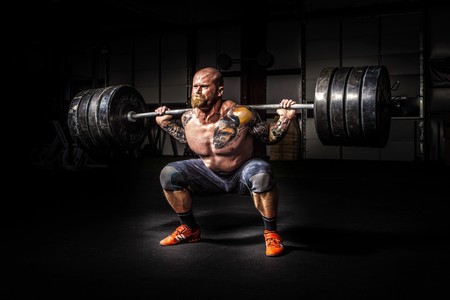 Los siete ejercicios que no pueden faltarte en tu entrenamiento de fuerza en el gimnasio