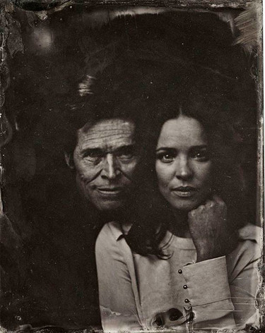 Victoria Will retrata a los famosos con un look victoriano