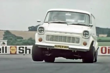 Ford Supervan, así nació el mito de la furgoneta blanca en 1971
