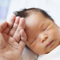 Unos tanto y otros tan poco... ¿Con cuánto pelo nació tu bebé?