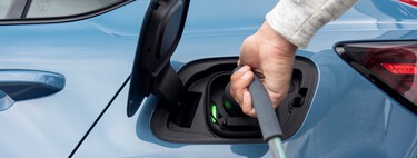 El pasaporte de baterías será obligatorio para todos los coches eléctricos en 2027. Qué es y para qué sirve 