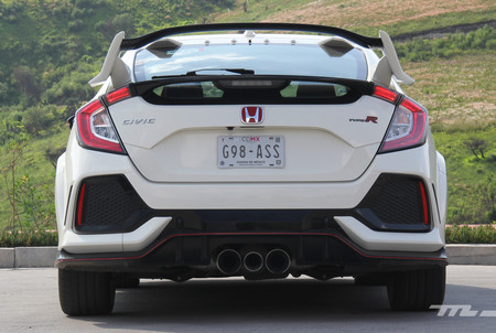 Honda Civic Type R 4