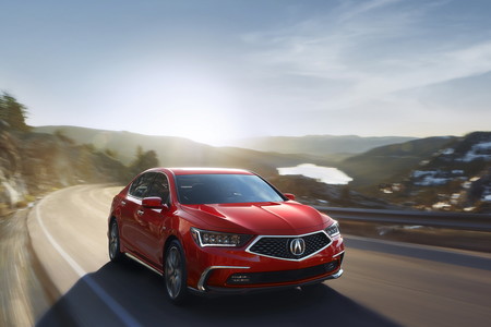 El Acura RLX 2018 estrena rostro y caja automática de 10 velocidades